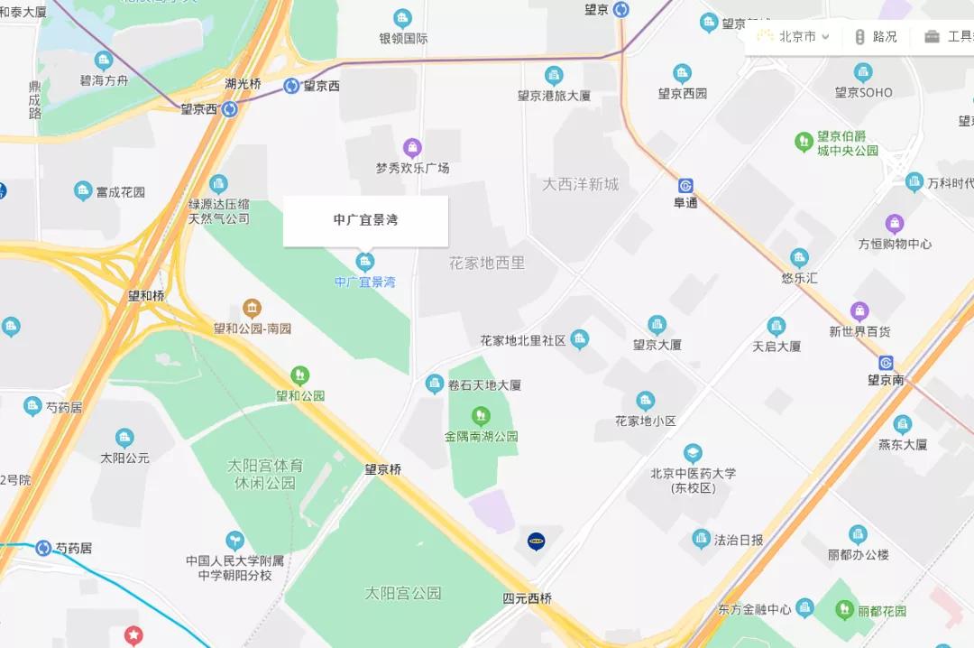 “出门得走机动车道，还得给车让路！”望京这小区居民出行为何这么难？