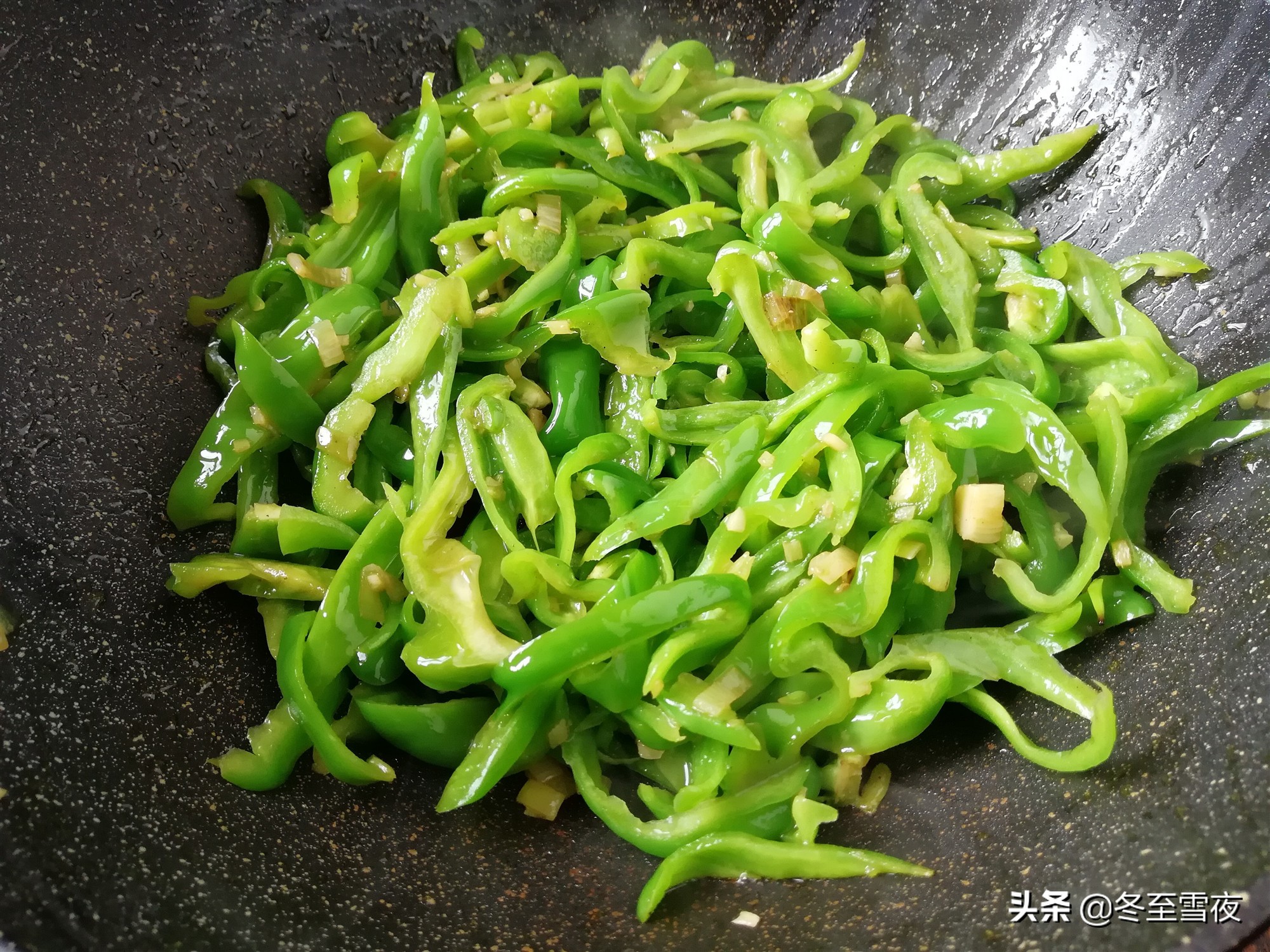 炒菜放肉丝怎样做肉丝才嫩,炒菜放肉丝要不要腌制