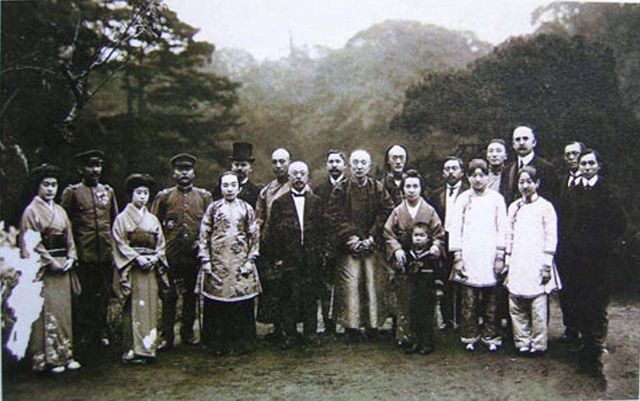 父亲是首富，岳父是总理，慈禧为他取名，他却在66岁穷困潦倒而死