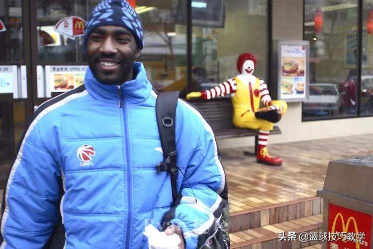这个在CBA拿过得分王的男人，竟然还是科比的控球老师