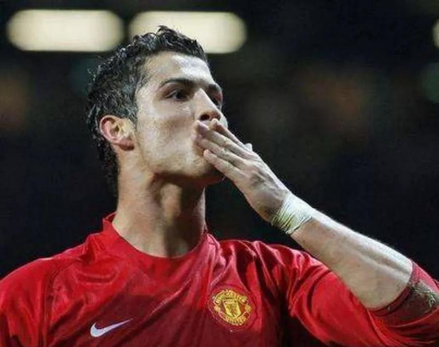 曼联历任身披7号球衣,穿着7号球衣的篮球巨星