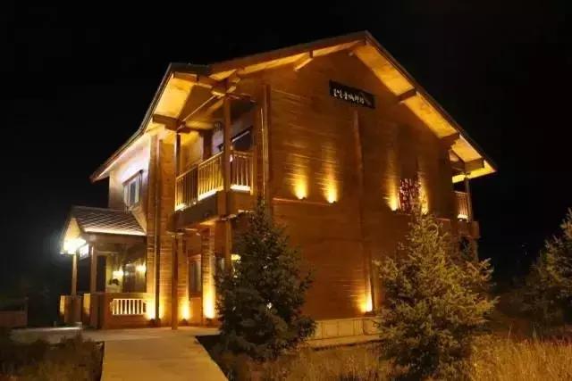 鍛煎拰娴╃壒闈掑煄椹跨珯濂栧姳,鍛煎拰娴╃壒闈掑煄椹跨珯璞崕鍚堥泦