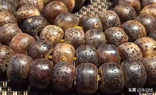 星月菩提如何盘玩成翠绿色,鸡油黄星月菩提盘出来的效果图