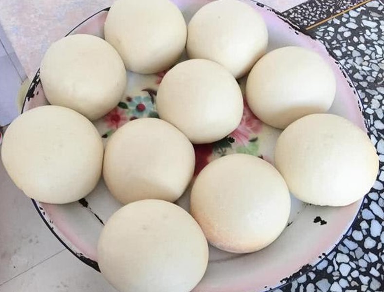 蒸馒头时加入葱花怎么做,如何不加酵母让馒头蒸出来更松软