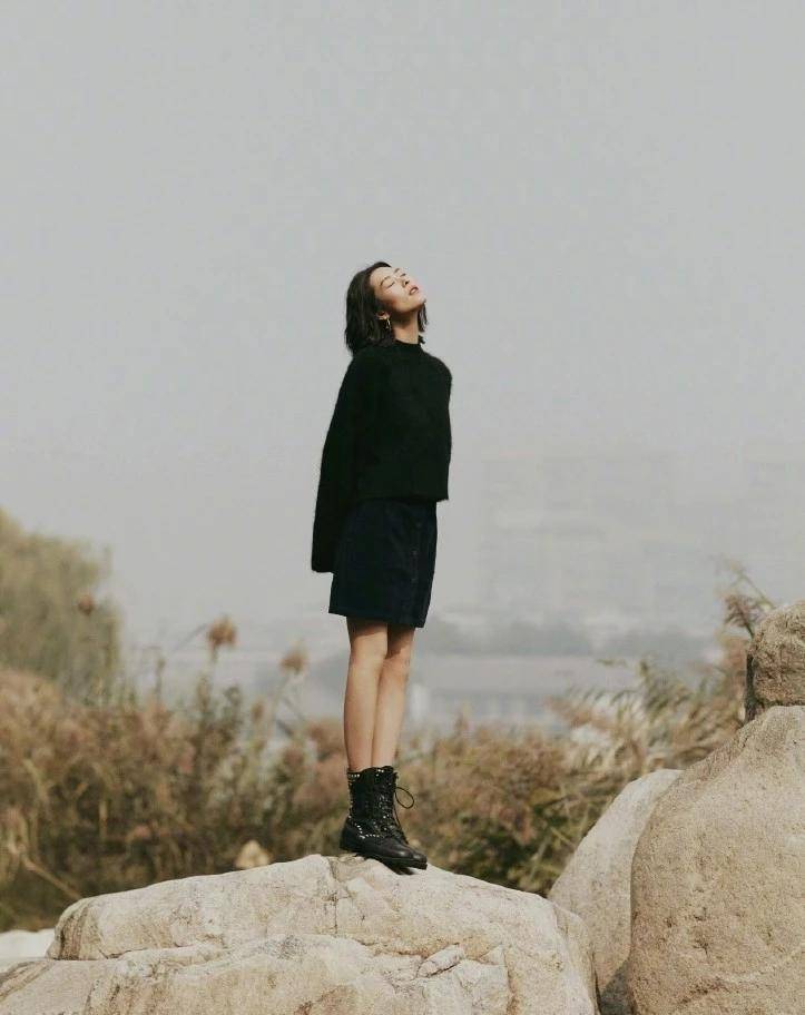 休闲百搭小白鞋是您的最佳搭配,秋天必备百搭鞋