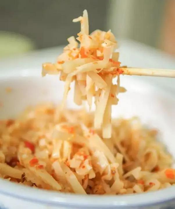 胆敢与口罩争宠！螺蛳粉，你到底牛X个啥？