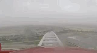 演艺圈里的职业赛车手,他是三个孩子的爸爸的英文怎么说