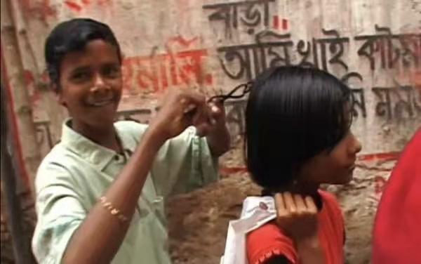 美国女记者卧底贫民窟,美国女记者去印度贫民窟