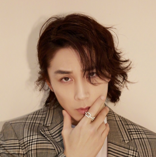 学生姓“程”,名字读出来引人捧腹大笑,学生委屈:都怪我妈追星