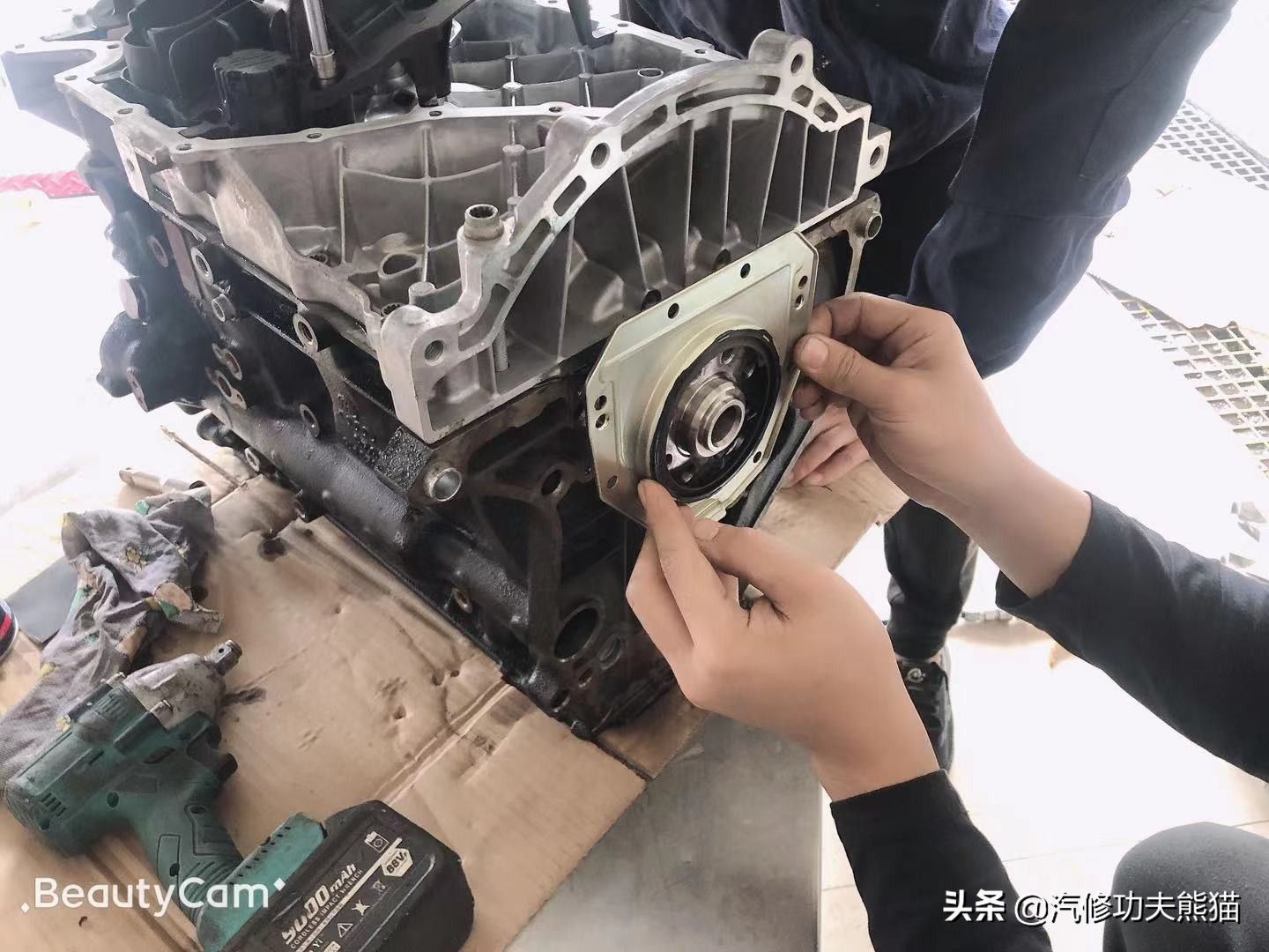 2013款奥迪a4l烧机油怎么解决,奥迪a4l突然全车无电是什么原因