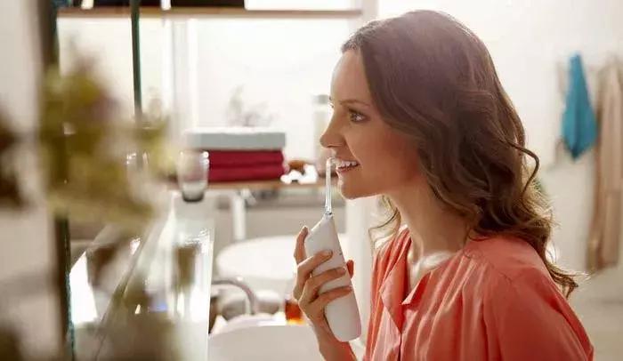 年轻人想要拒绝口臭，就该从饭后b-box开始练起