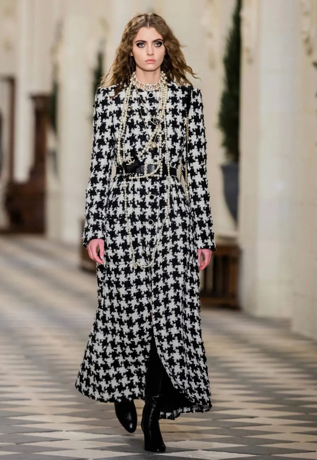 年会礼服高奢高级感,2022年会礼服推荐高级感秋冬