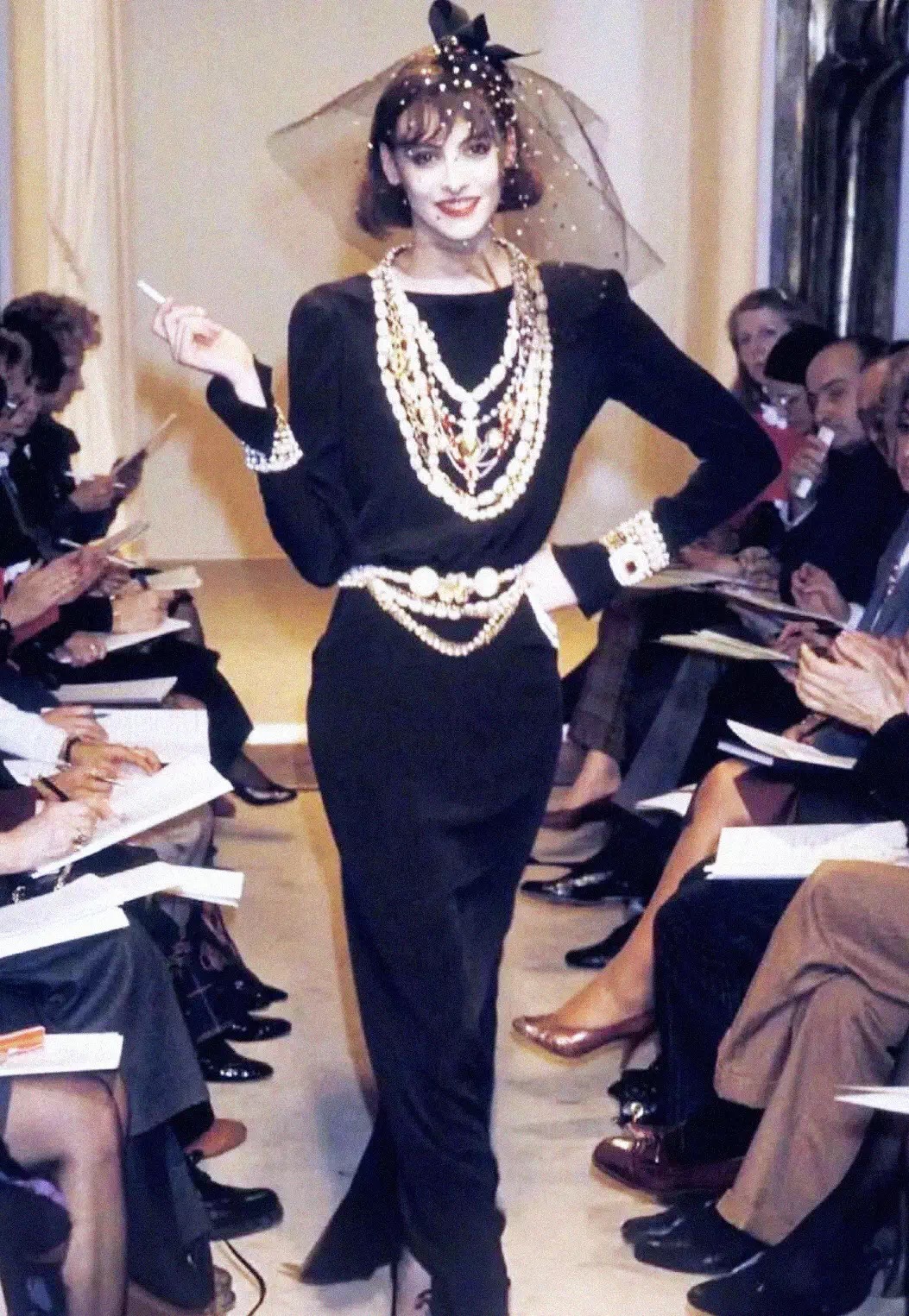 王鸥香奈儿耳环,浪姐2王鸥最新一期