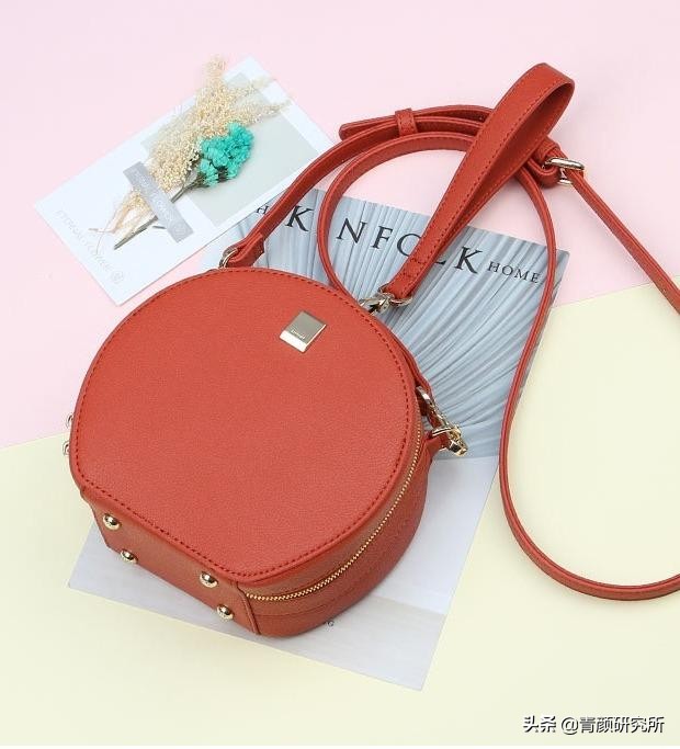 轻奢小众包包种草好看高级不撞款,10款时尚圈最受宠的轻奢包包