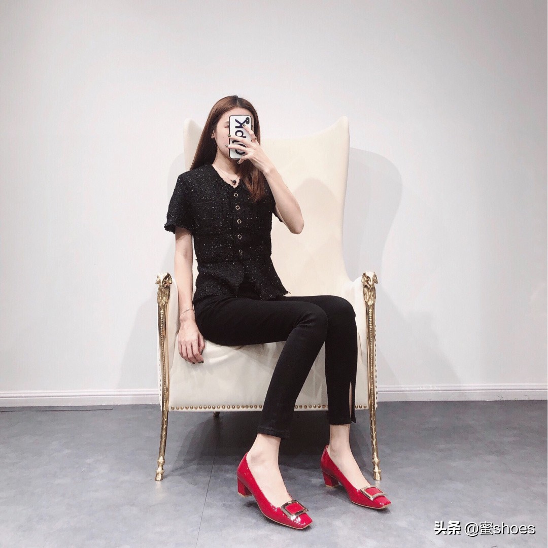 rv和cl哪个更高端,rv和ysl高跟鞋