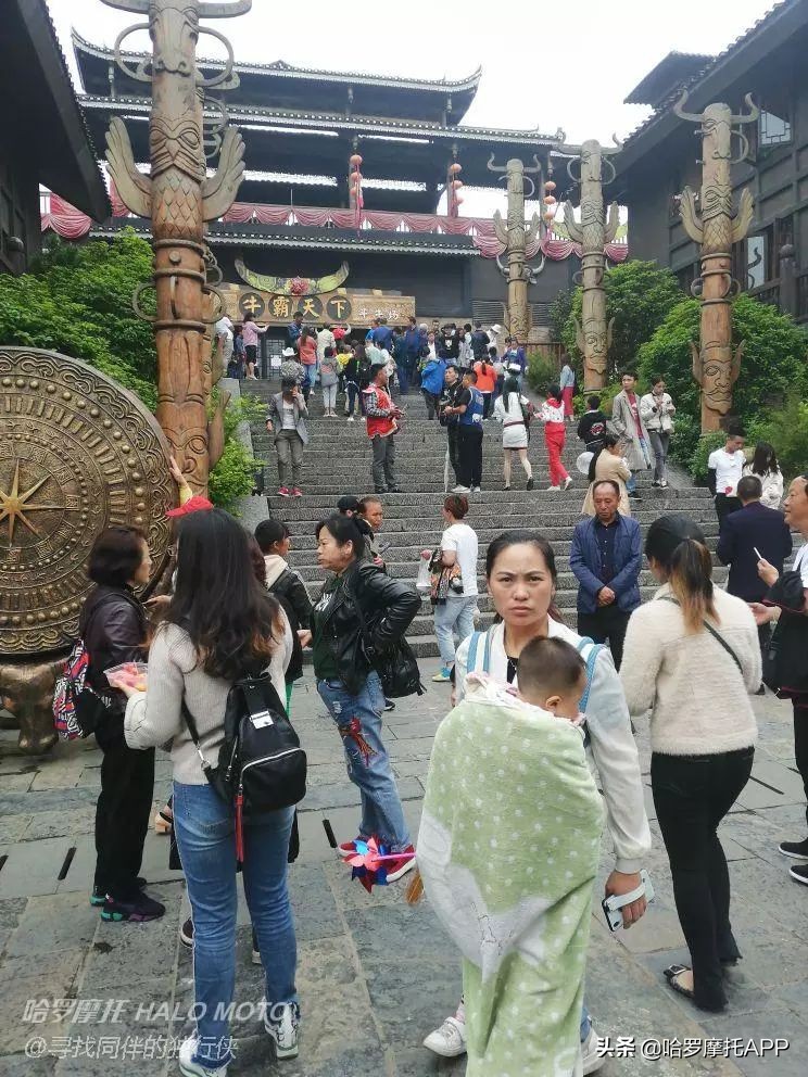 买豪爵送的头盔,买摩托车送的头盔和网上的价格差