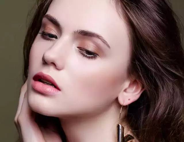 美妆秘籍不同唇形的唇妆技巧,唇妆卸不干净会怎么样