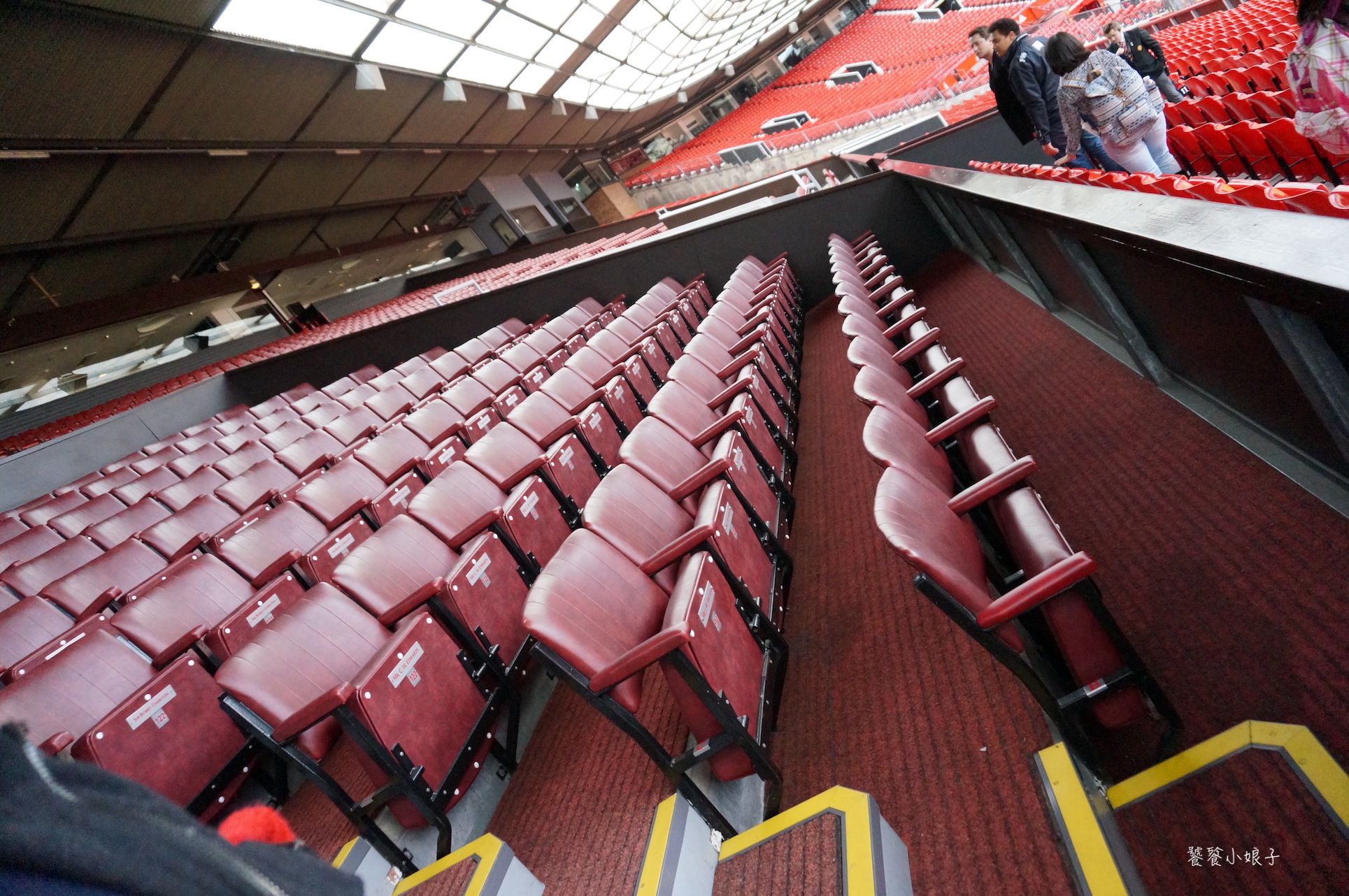 c罗重返曼联穿几号球衣,探秘更衣室