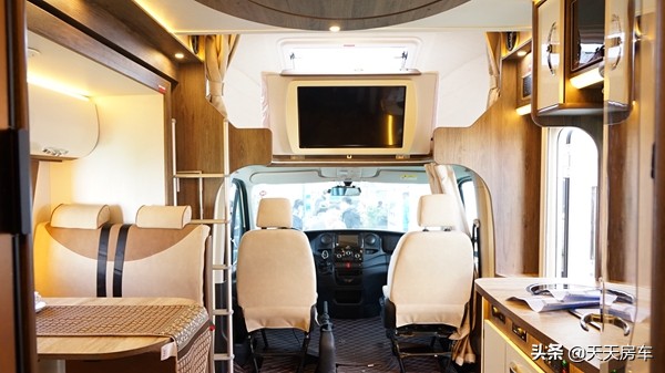 亚特最新款左右双拓展房车视频,大空间双拓展亚特尊尚型房车