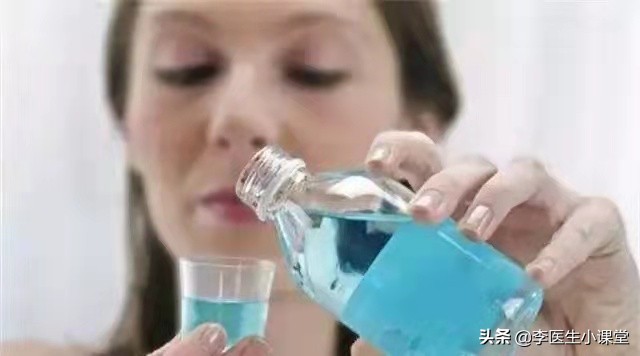 口腔溃疡用维生素c还是b敷溃疡处,口腔溃疡最快解决法吃维c