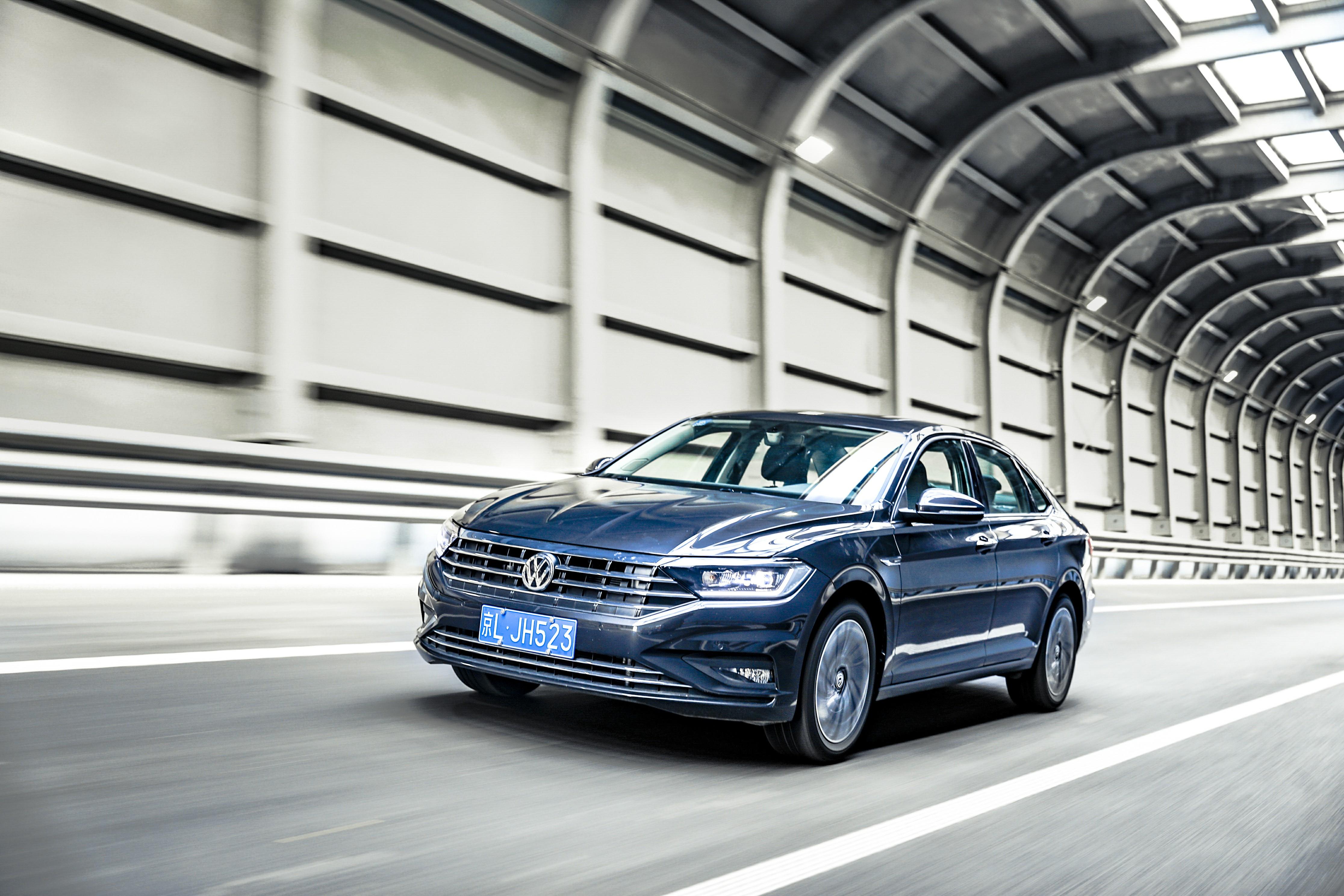 斯柯达明锐1.6和速腾发动机一样吗,斯柯达新明锐和速腾对比