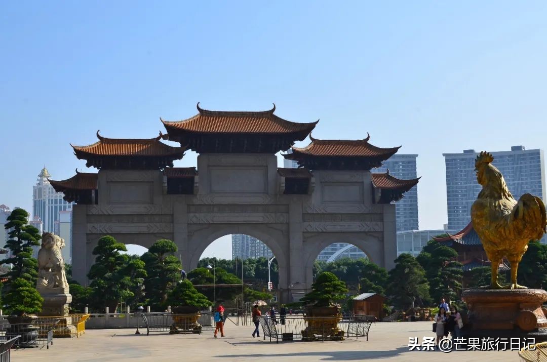 广西“布达拉宫”，据说台湾富商花30亿，用8000工人才建成