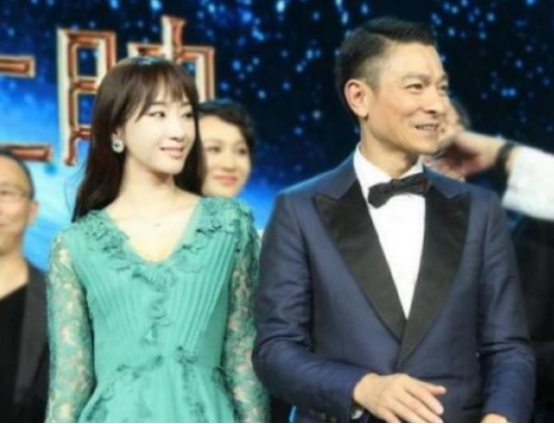 她是清朝后人却从不接清宫戏,她是爱新觉罗家族后裔