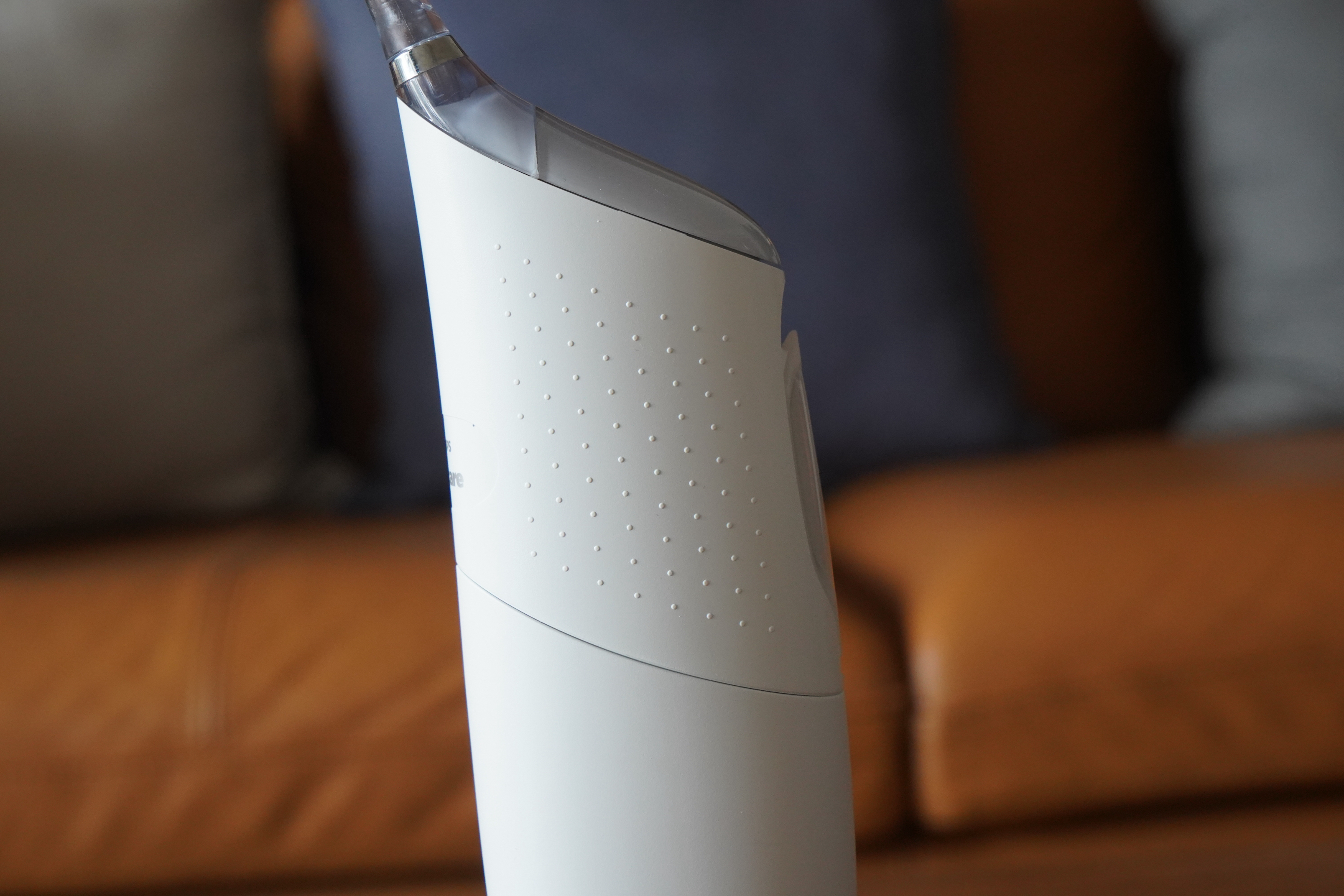 有电动牙刷还要手动刷吗,有了电动牙刷还需要水牙线吗