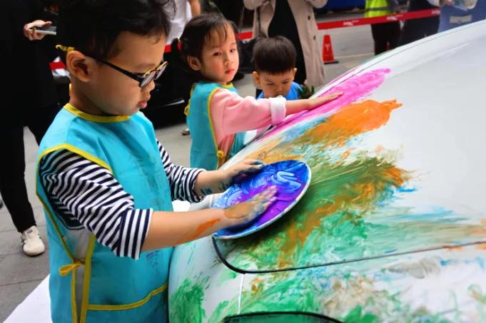 有趣的活动绘画图片,汽车涂鸦