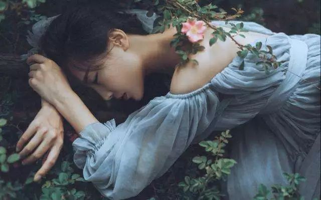 老公微信跟女人聊暧昧怎么办,老公和别的女人微信暧昧无法释怀