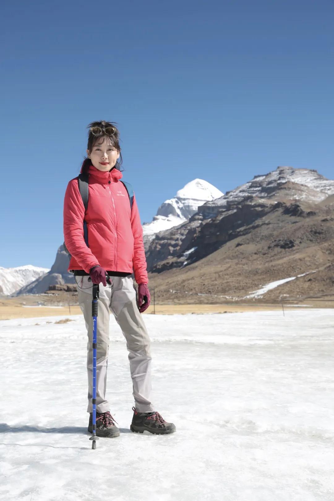 一位拥有多重身份的现代职业女性，偏偏钟情于*藏西**，是有病吗？