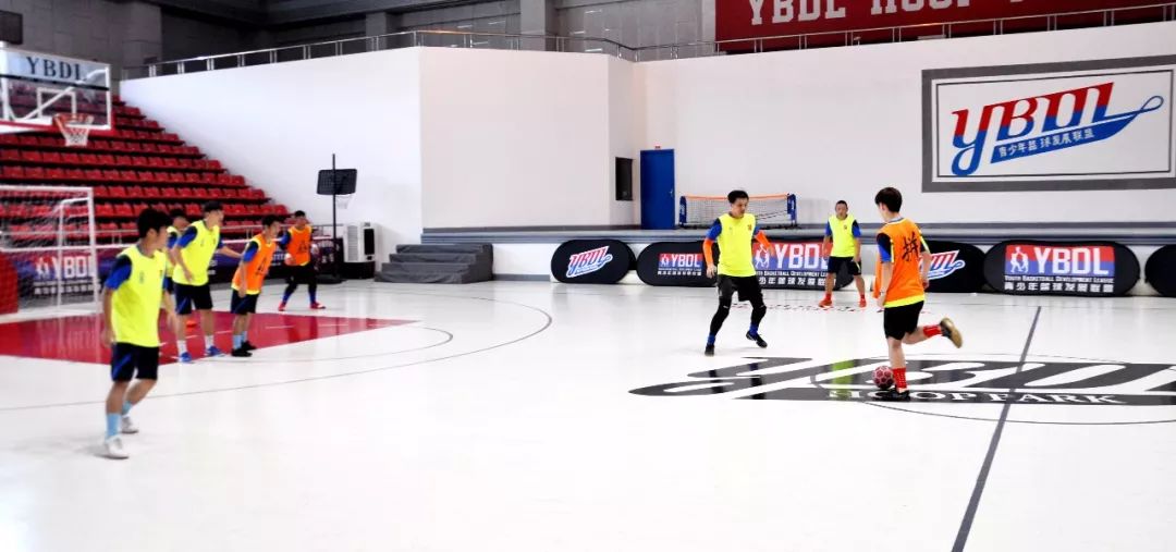 15涓噸澶ч」鐩惤鎴峰畞娉㈡澀宸炴咕鏂板尯,瀹佹尝浜旇秴鐞冮槦