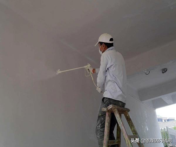 调色背景墙乳胶漆容易变色吗,灰色乳胶漆时间长了会变色吗