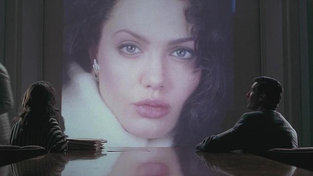 蕾丝、吸毒、得艾滋的她，才是美国第一个超级名模