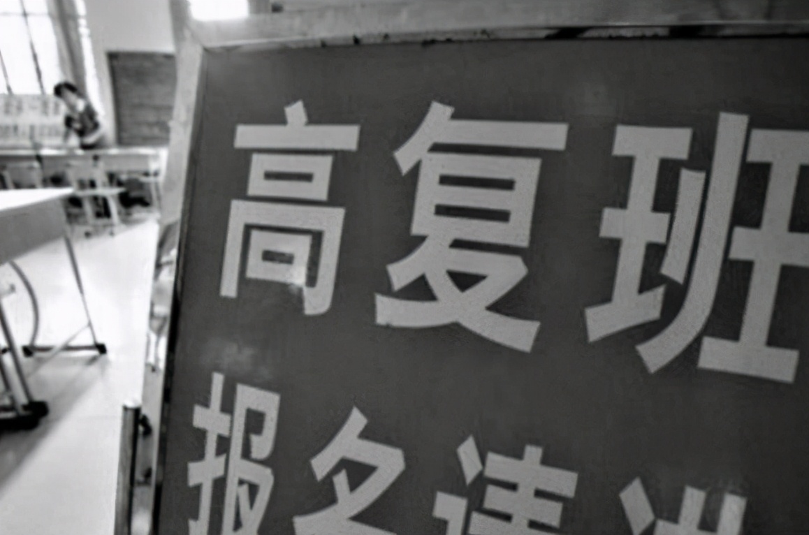 清华华智冰真实视频,清华机器人华智冰视频