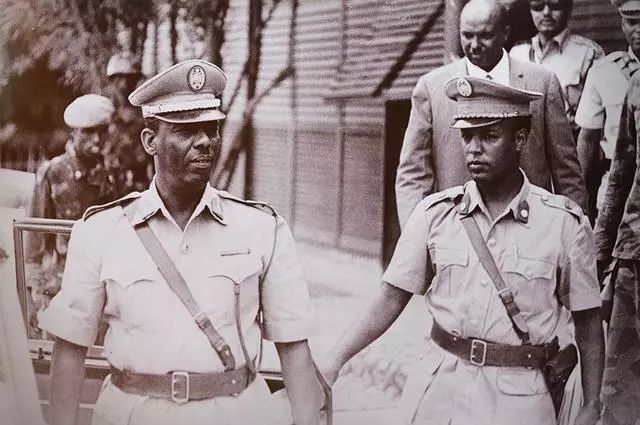 索马里海盗劫持乌克兰军火船,索马里海盗打劫乌克兰军火船