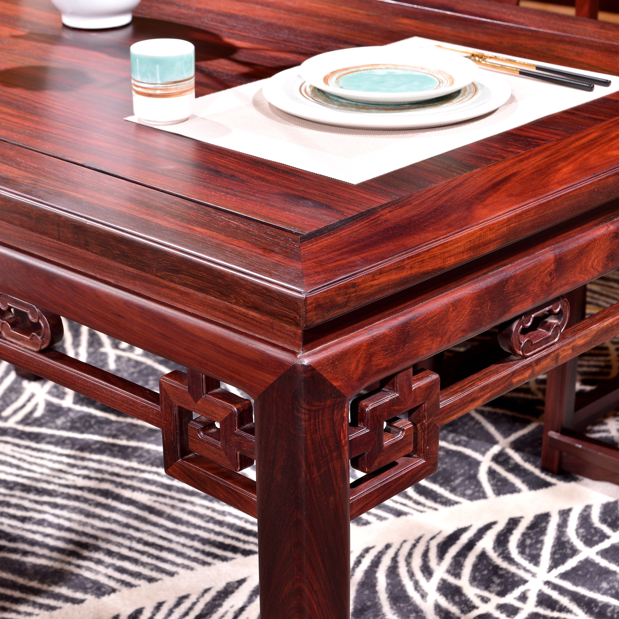 家具餐桌体现品味文案,有品位的餐桌