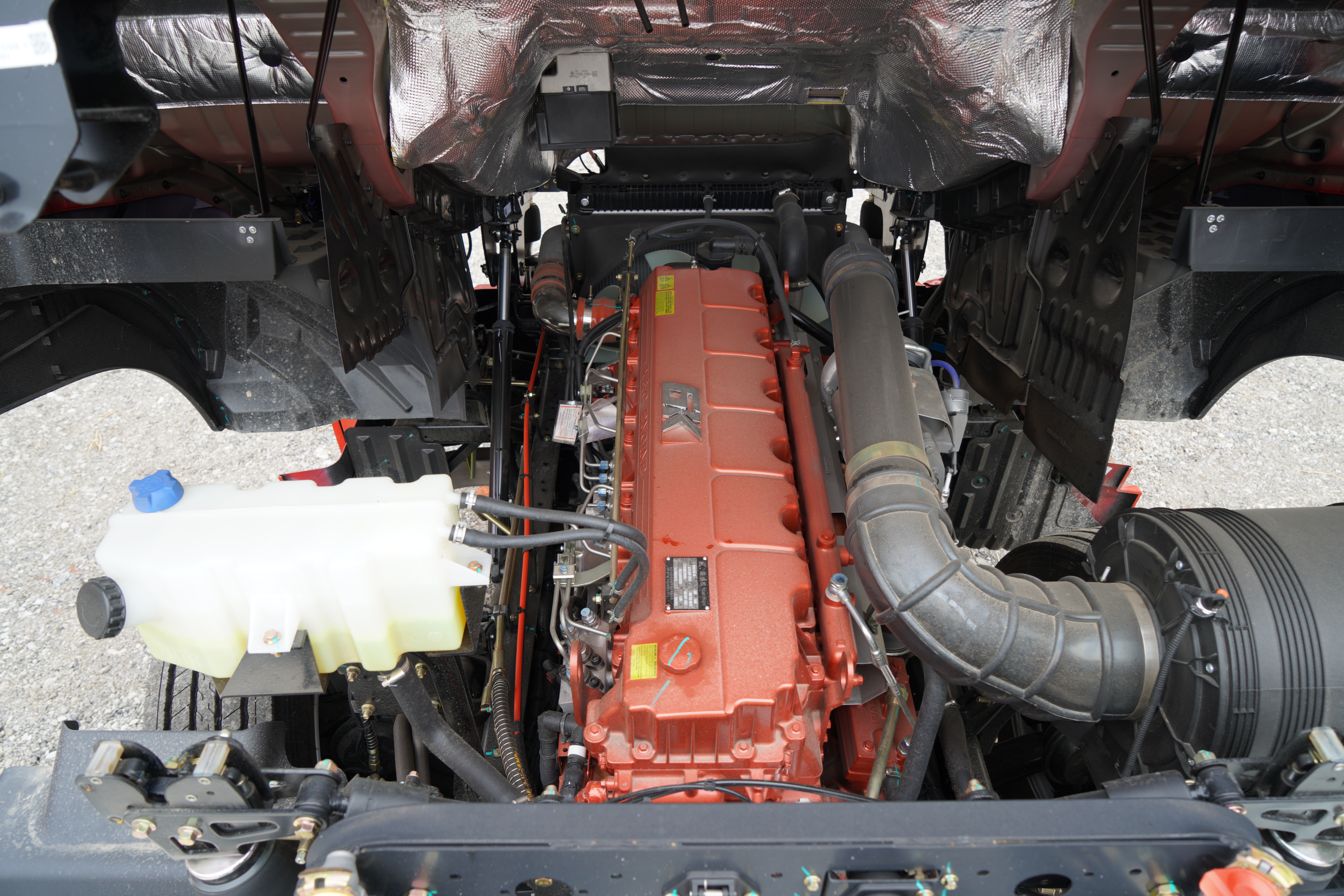 东风天龙玉柴480lng牵引车,东风天龙玉柴cng发动机