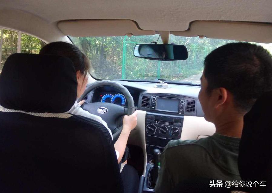 自动挡行驶中误挂p挡怎么办,关于行驶误挂p挡问题