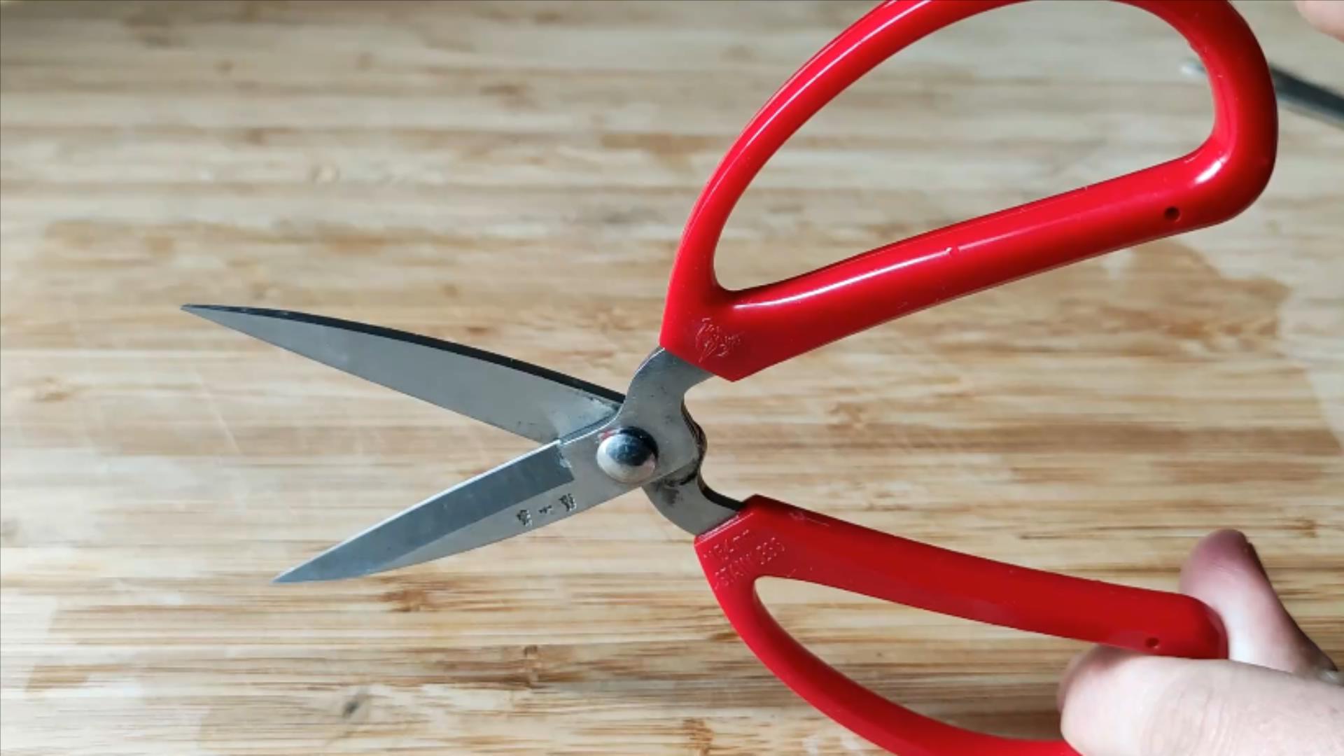 剪刀怎么剪不会钝,不管剪刀有多钝学会这一招