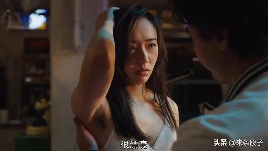 从推销员转行色情业，最高负债50亿的硬核人生被搬上荧幕