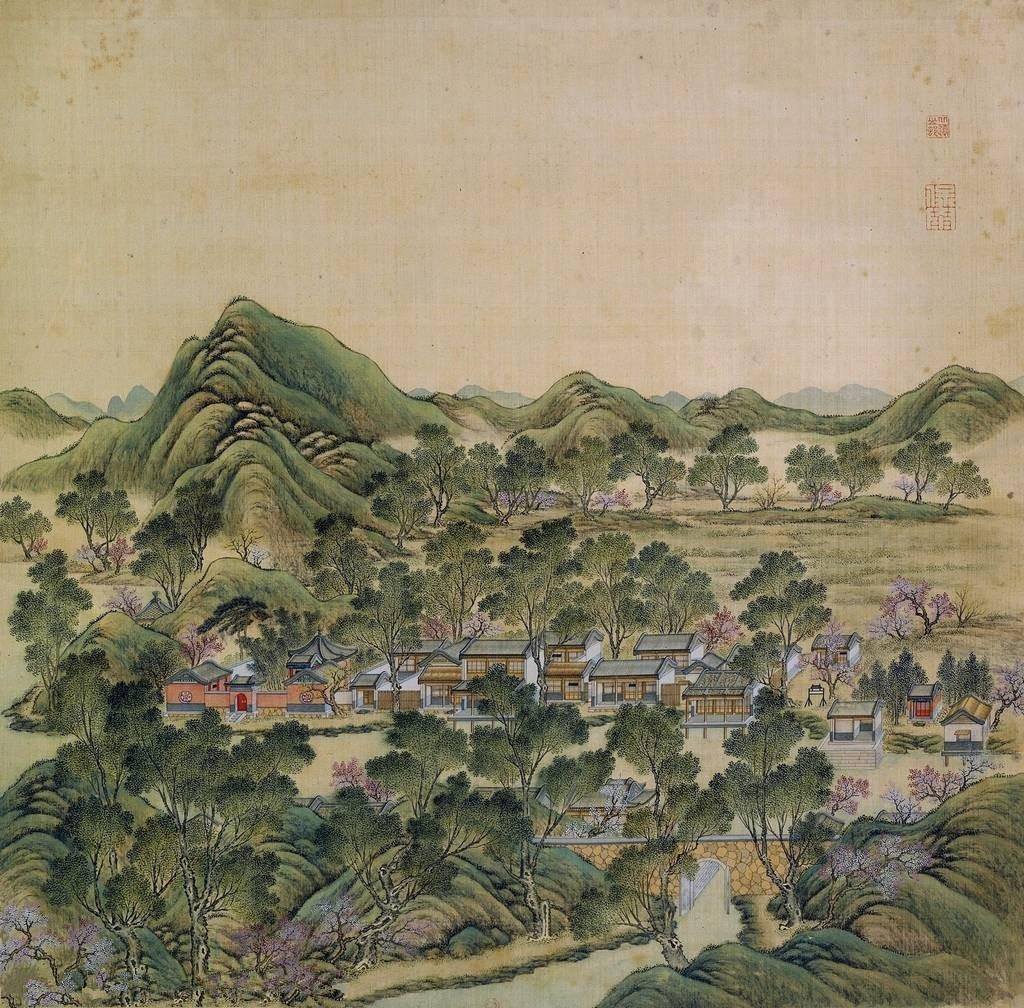 余晖映照出娇艳的晚霞,余晖映衬下美景