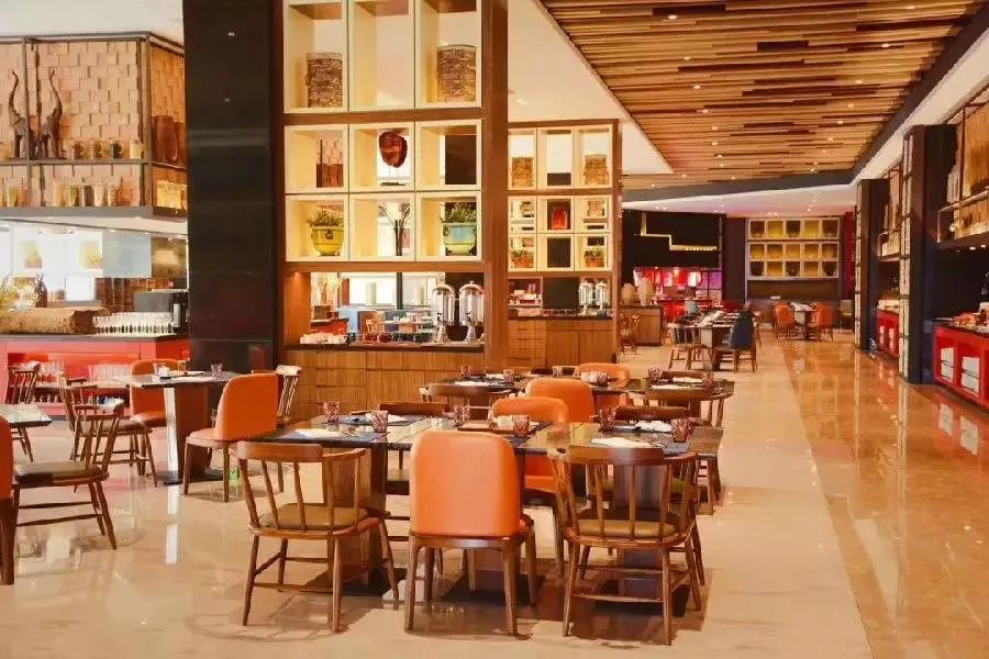 30平方米超大泳池,2000平无边泳池