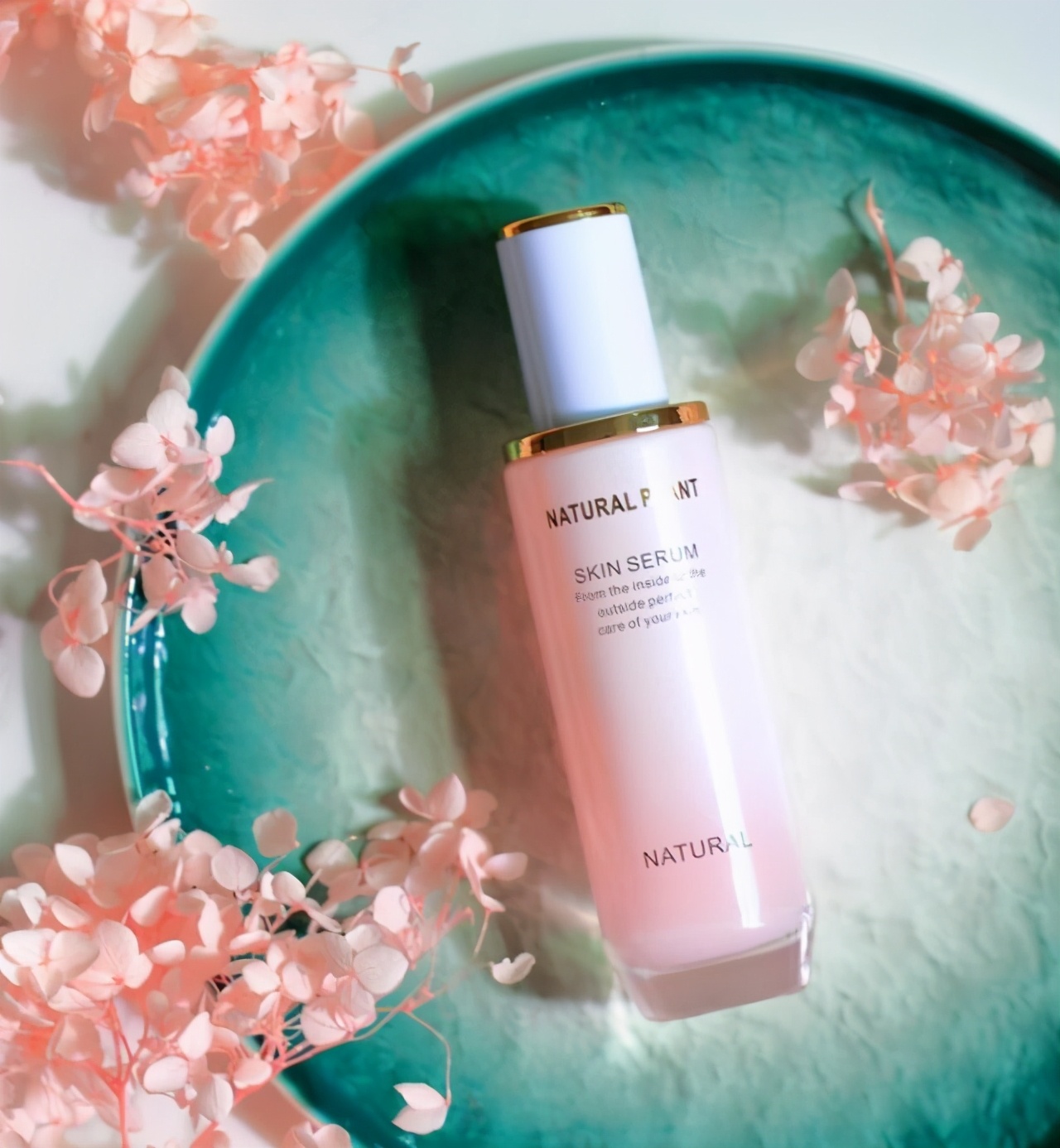 网络热门补水保湿爽肤水,是鸡肋还是必备?爽肤水老爸良心测评