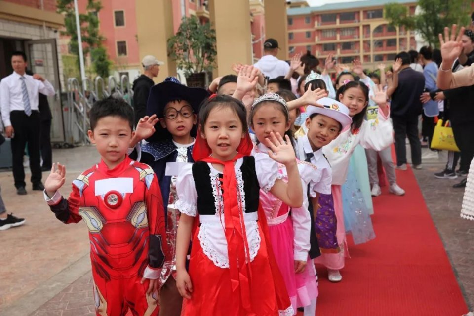 与你童乐优惠团购,兰州碧桂园学校国庆演出