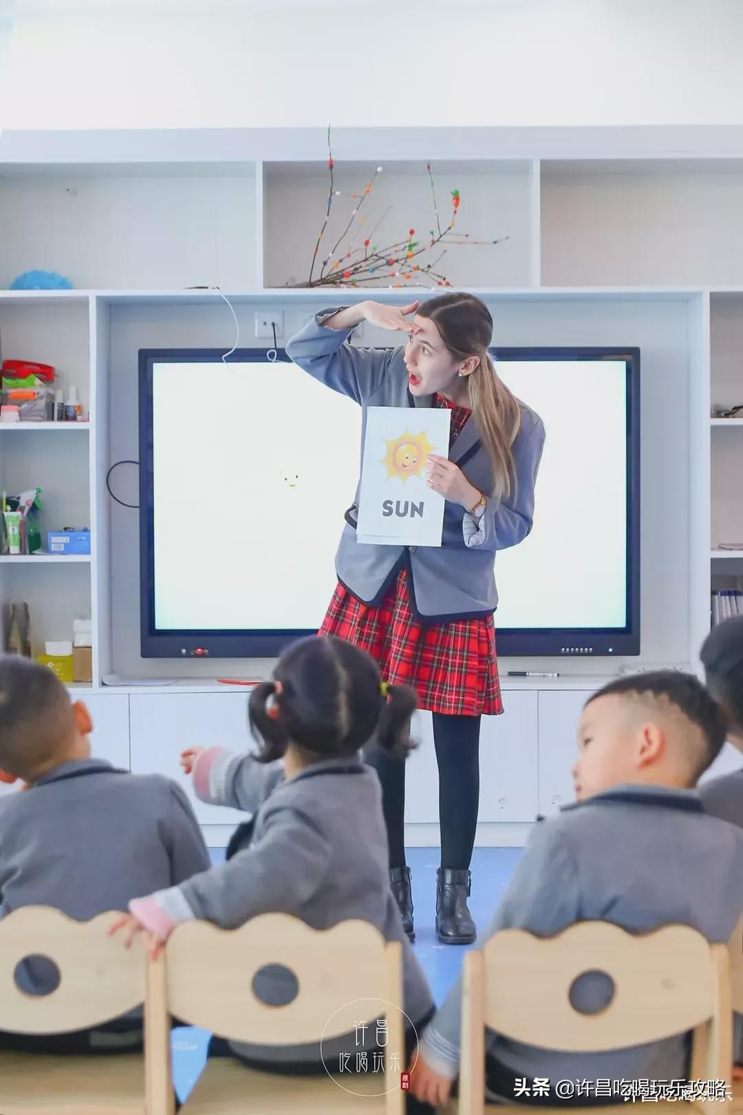 高尔夫球场、外教老师、恒温游泳池，这是什么神仙幼儿园？