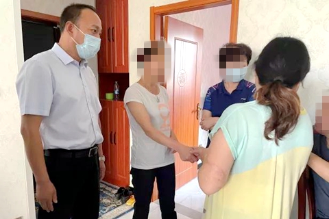 楼上漏水无法调解起诉又不划算,楼上漏水楼下受损法官调解止纠纷