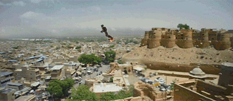 年轻的成龙有多能打,66岁的成龙还会武功吗