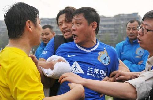 小学都没毕业,男足却被要求写3千字反思?网友:可以找枪手