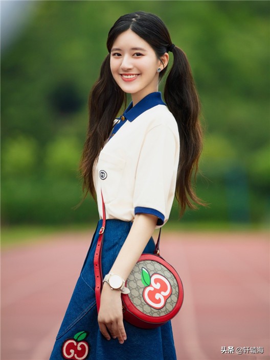 赵露思穿搭半身裙秋冬,赵露思穿搭雪纺衫蓝色